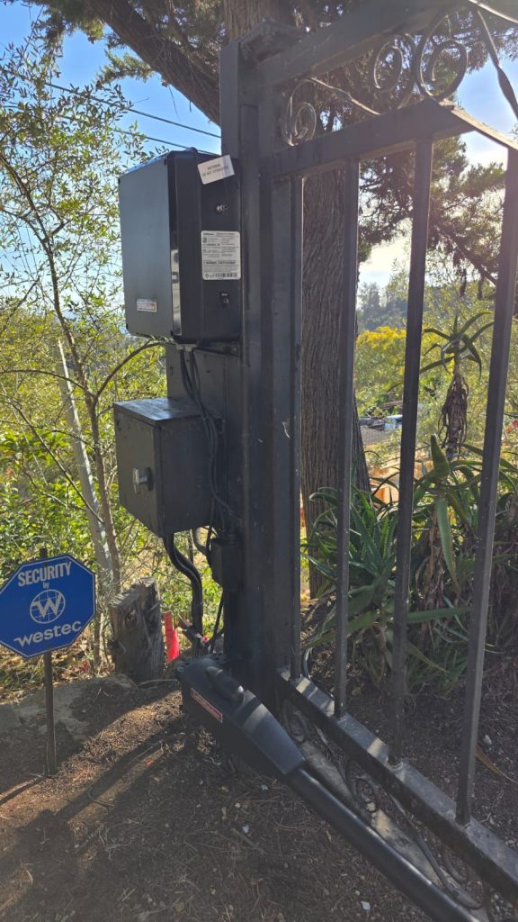 Gate Repair in Fairfax, CA | Mega Gate Repair Hollywood